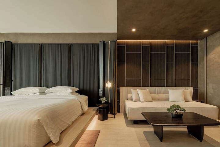 Room 3 of 111