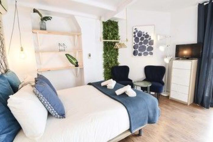 Room 9 of 49
