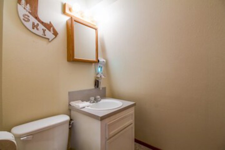 Room 5 of 38