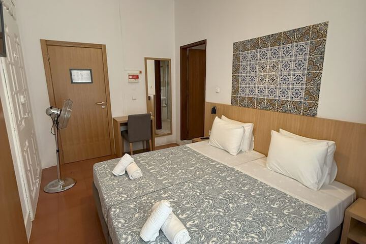 Room 70 of 157