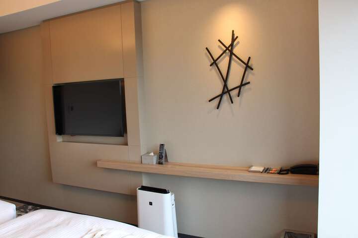 Room 34 of 76