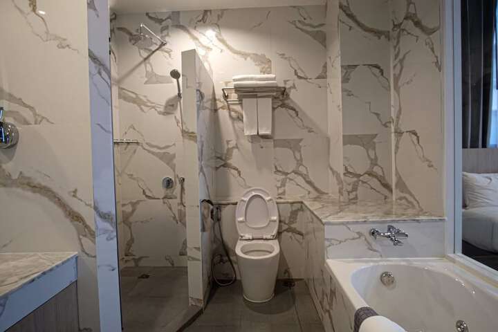 Room 62 of 101