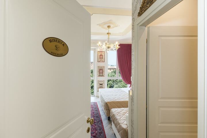 Room 2 of 60