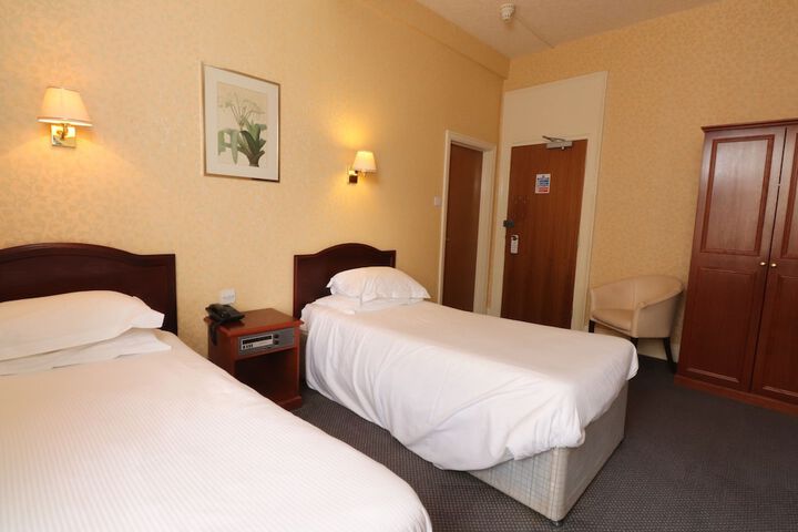 Room 15 of 95