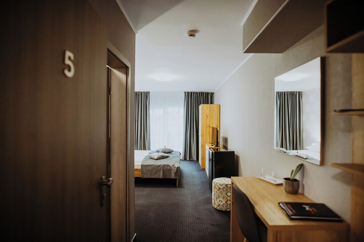 Room 66 of 132