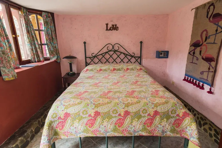 Room 4 of 24