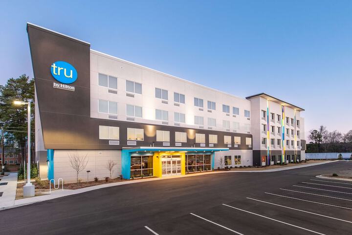 Tru by Hilton Fayetteville I-95, NC