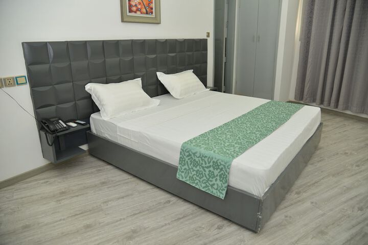 Room 6 of 39