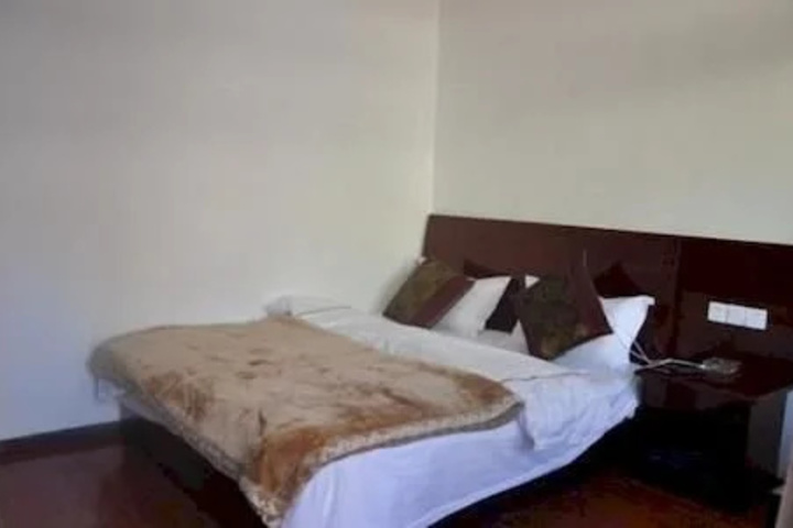 Room 3 of 6