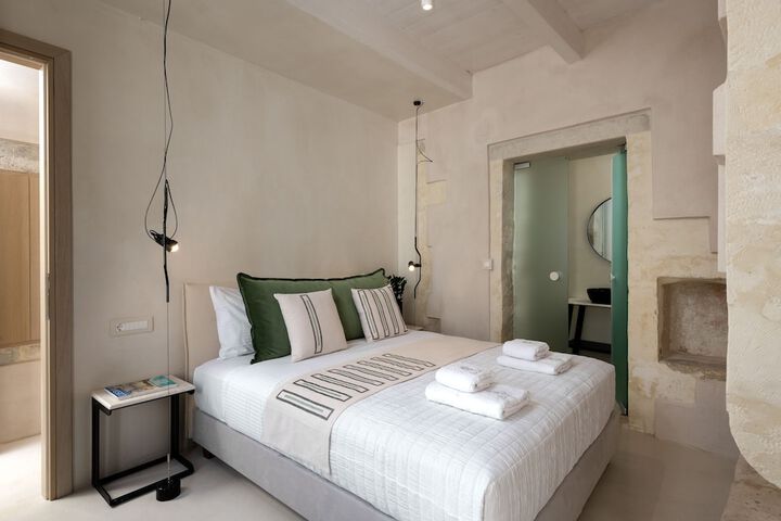 Room 17 of 62