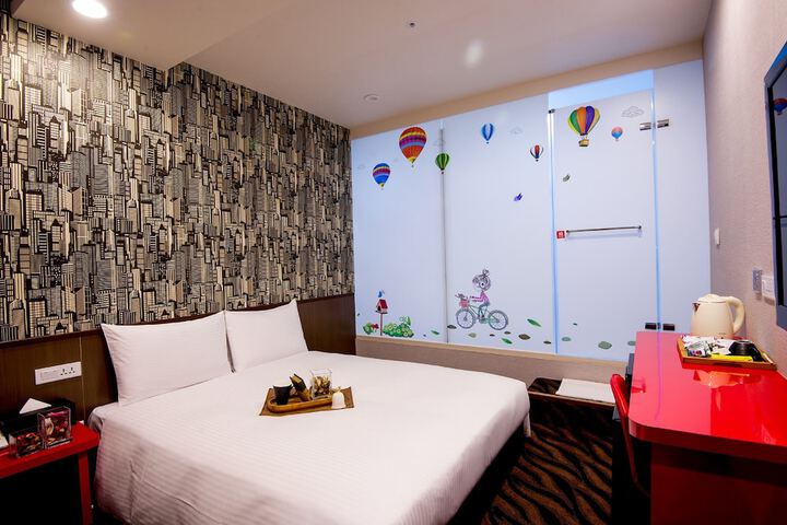 Room 8 of 36