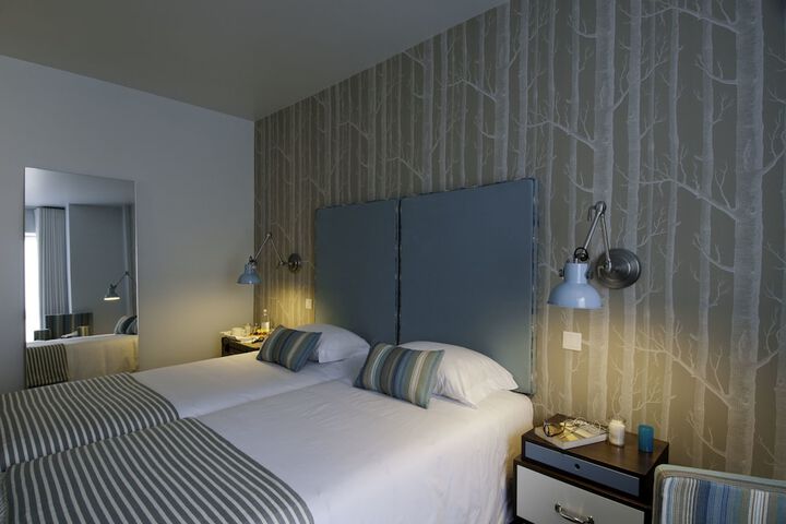 Room 10 of 68