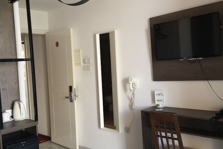 Room 68 of 110