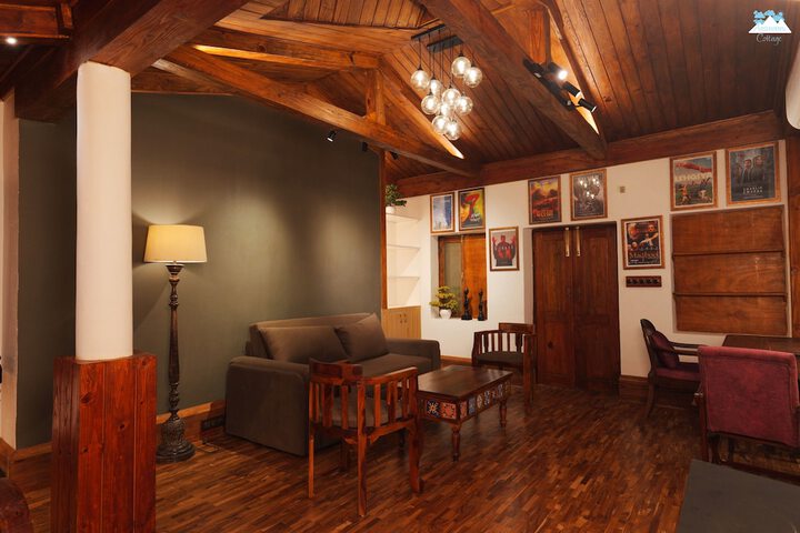 Room 9 of 18