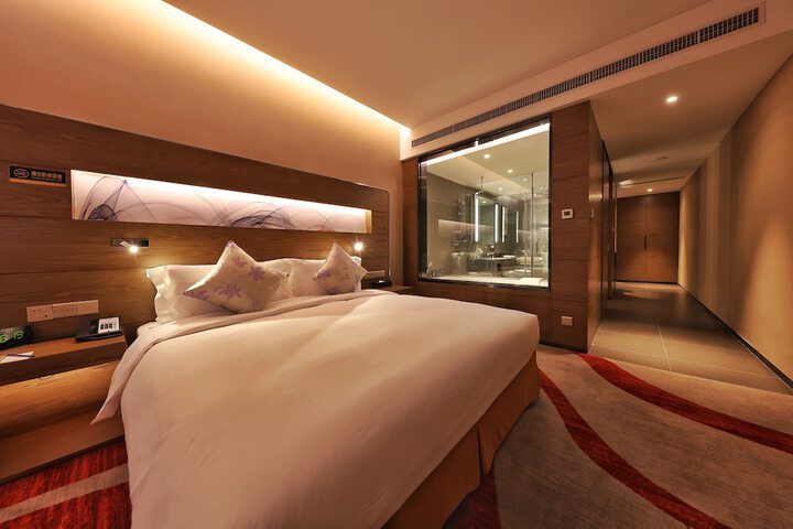 Room 28 of 70