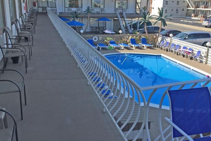 Pool 29 of 44