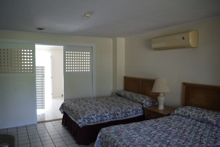 Room 8 of 32