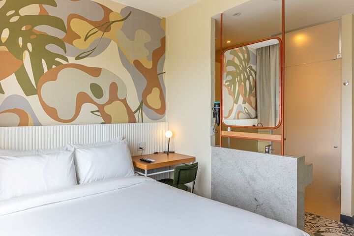 Room 12 of 41