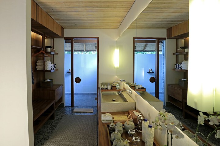 Room 44 of 72