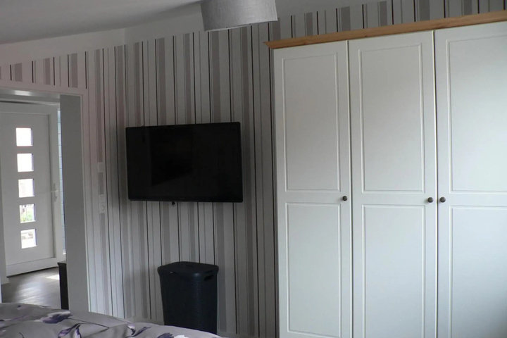 Room 4 of 13
