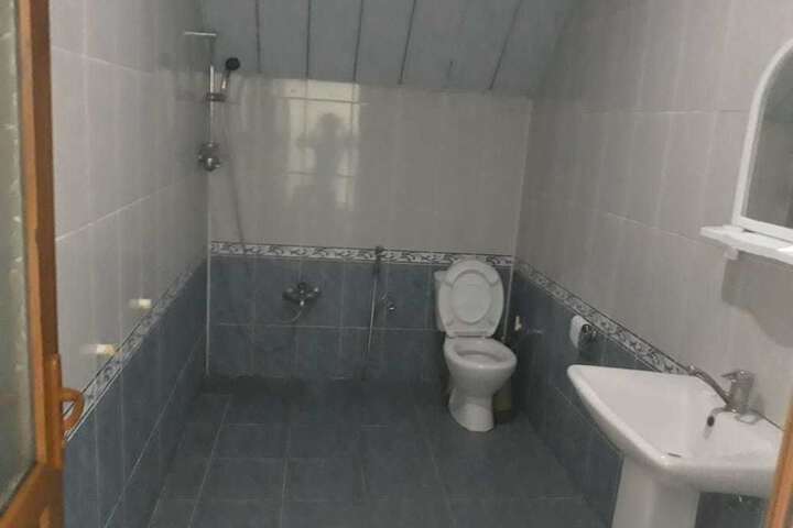 Room 5 of 12