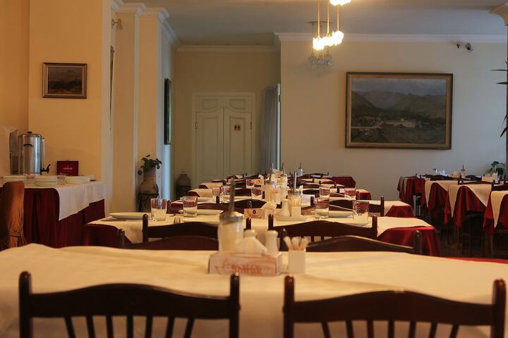 Breakfast area