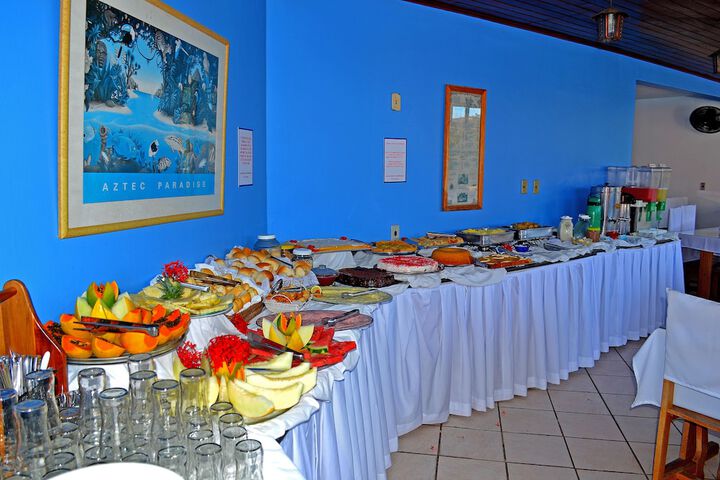 Dining 53 of 100