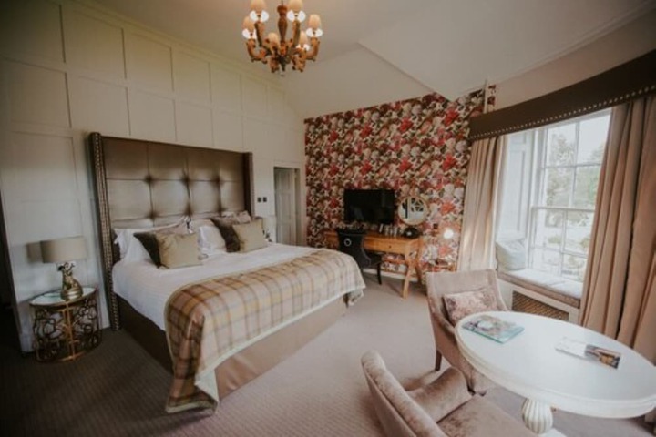 Room 10 of 62