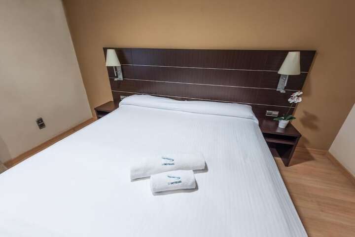 Room 7 of 34