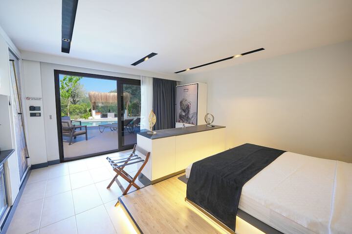 Room 51 of 155
