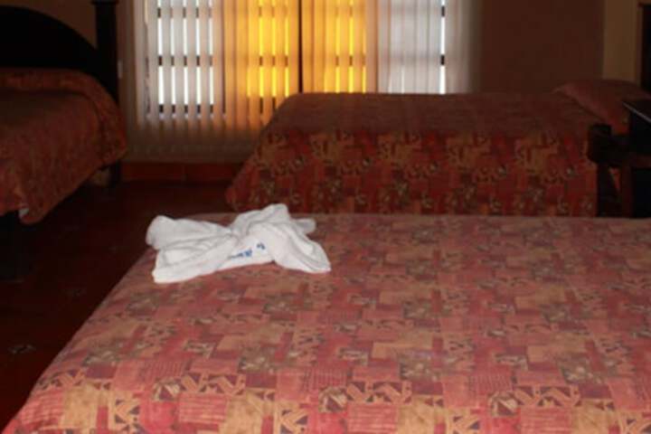 Room 9 of 18