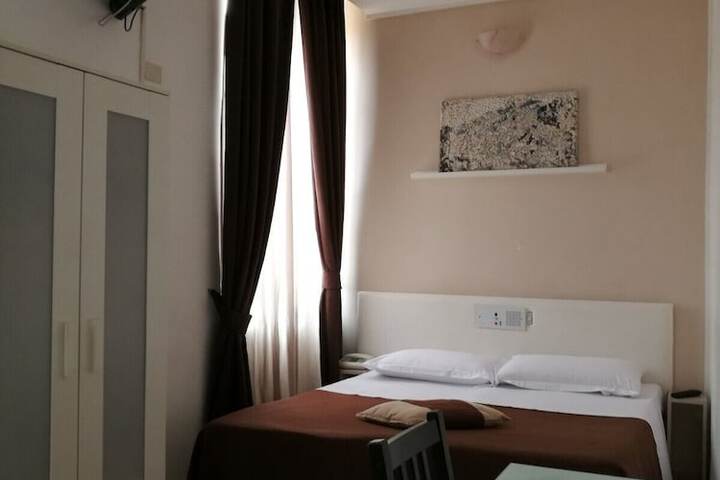 Room 35 of 60
