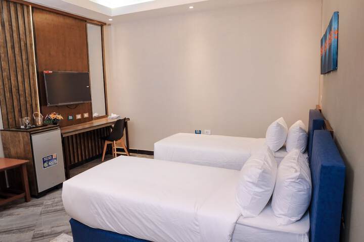Room 5 of 25