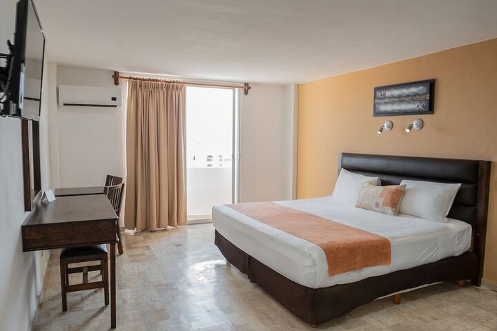 Room 6 of 39