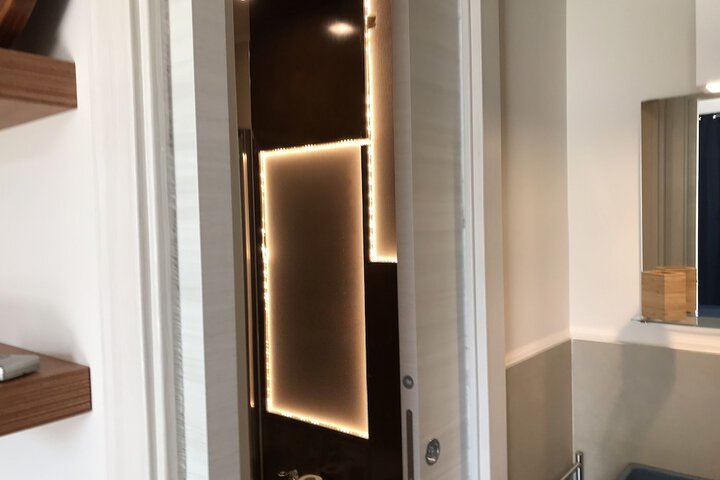 Room 9 of 19