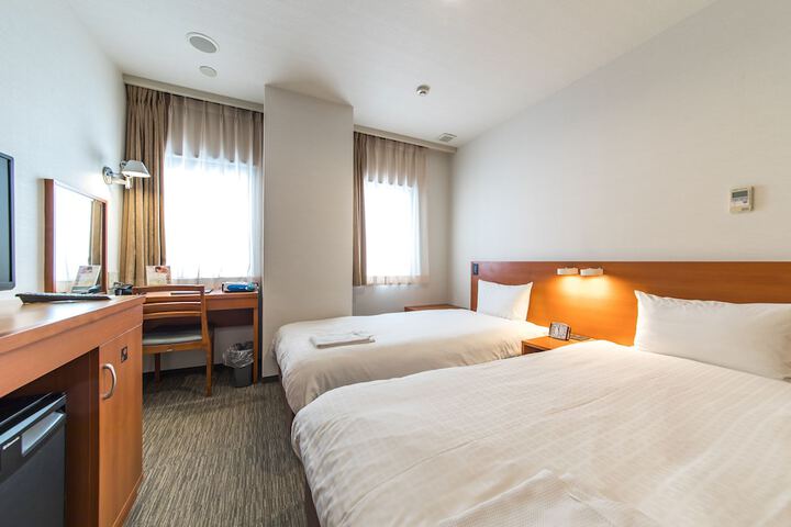 Room 12 of 36