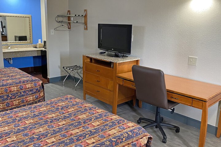2 Double Beds (11 of 16)