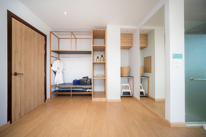Room 202 of 336