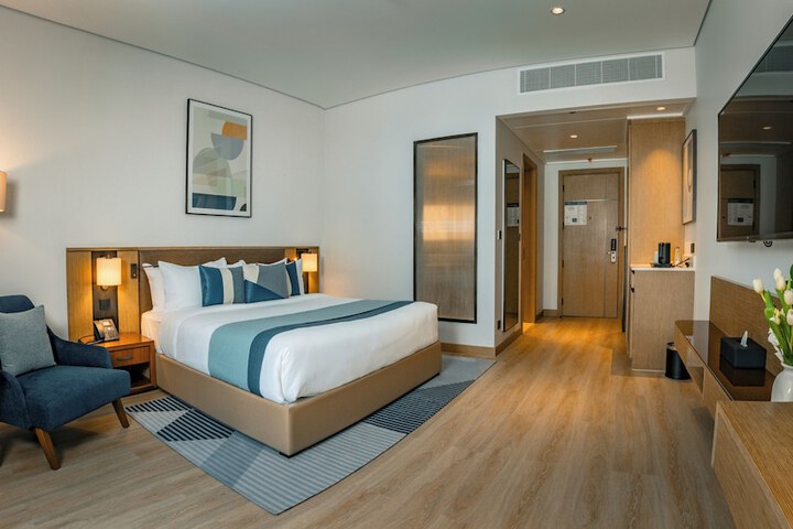 Room 9 of 62