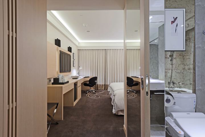 Room 13 of 55