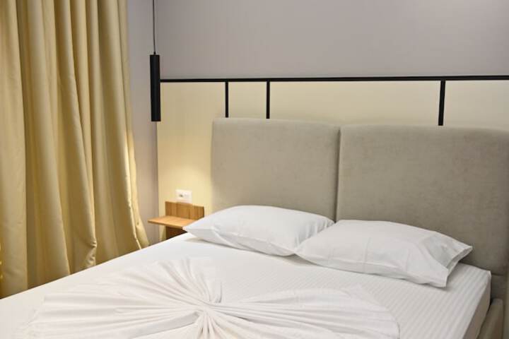 Room 15 of 34
