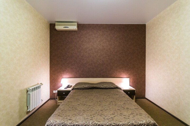 Room 7 of 122