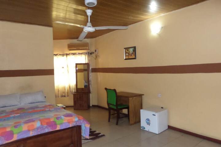 Room 10 of 11