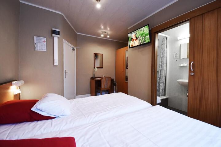 Room 19 of 51