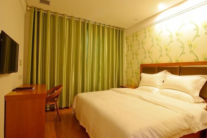 Room 15 of 60