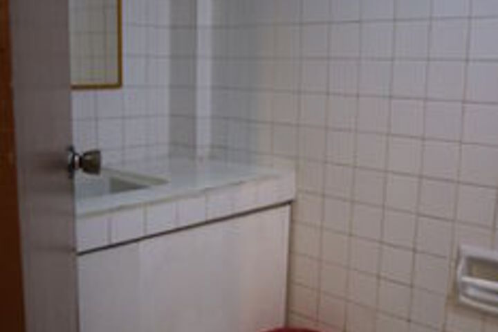 Room 4 of 27