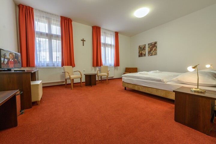 Room 11 of 42