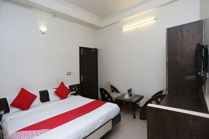 OYO 19334 Flagship Shanta Inn Charbagh