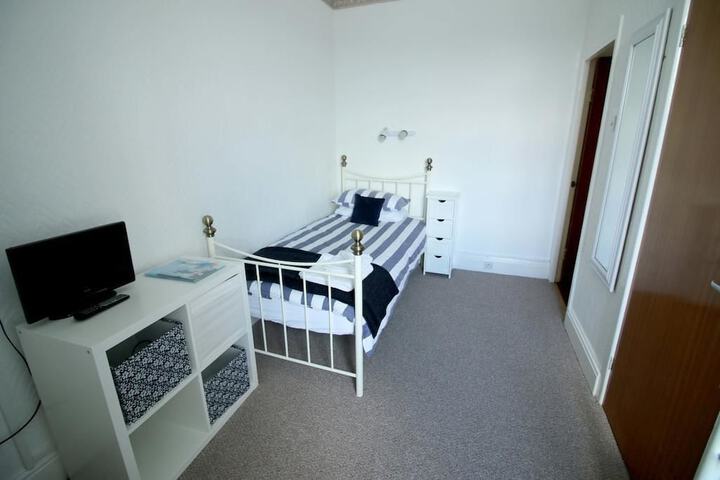 Room 13 of 52