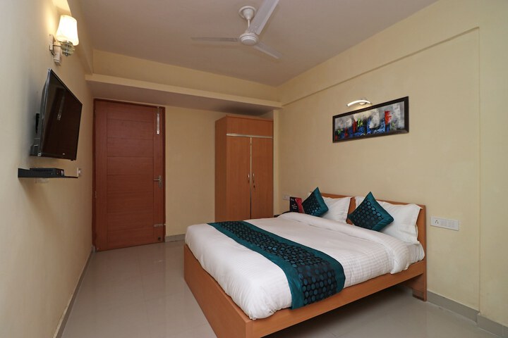 Collection O 82470 Hotel Rent Abode Aone Inn